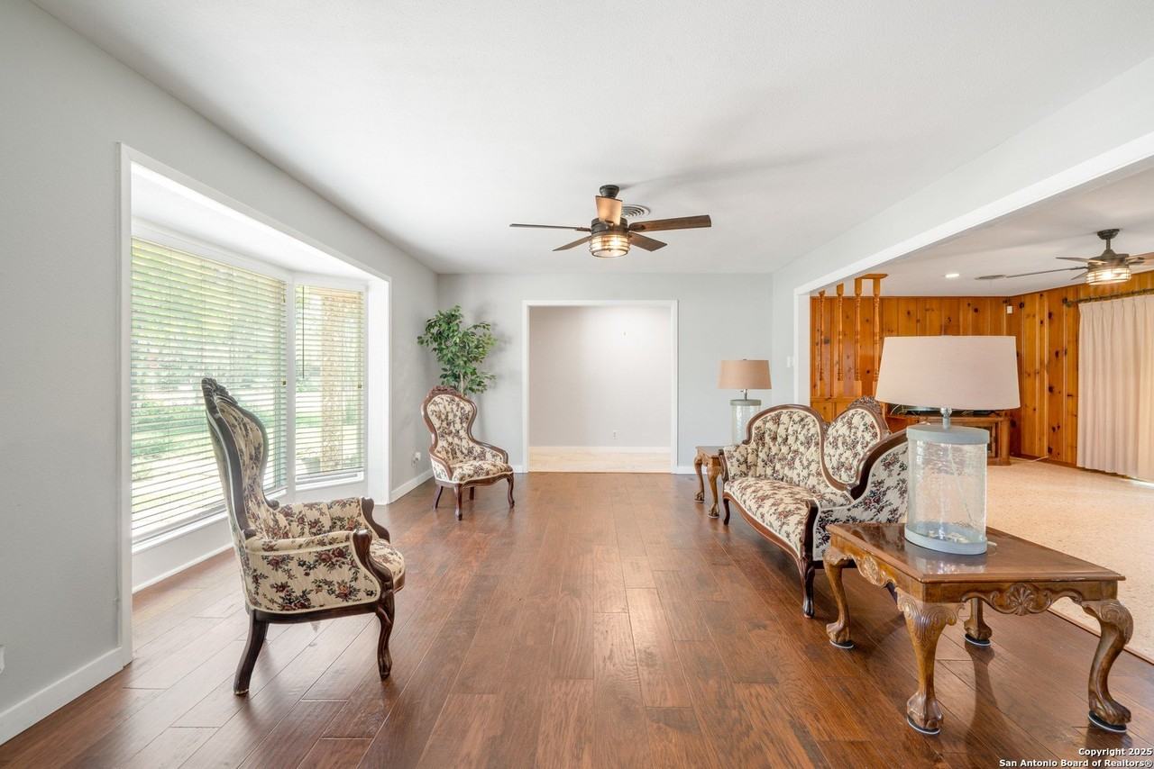 117 Danube Dr - Photo 4 of 28