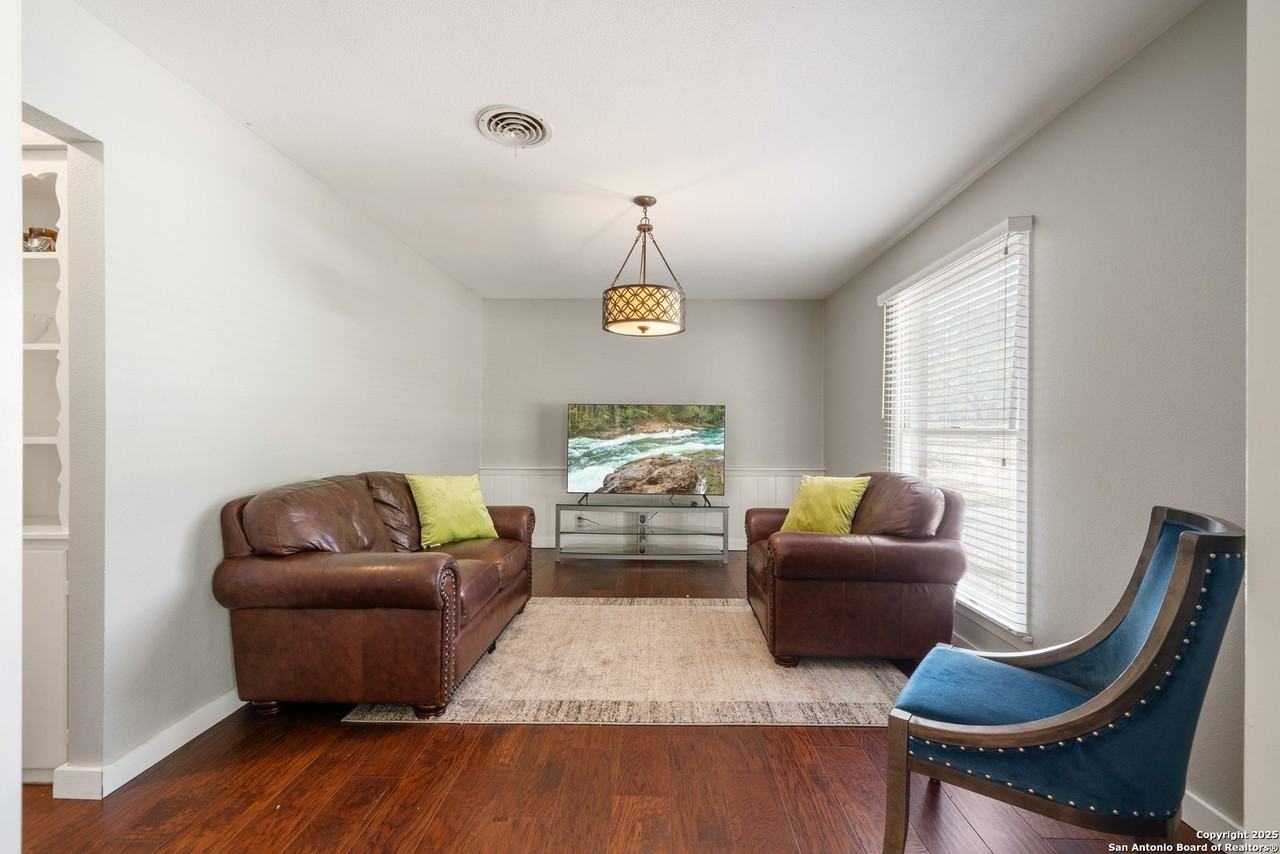 117 Danube Dr - Photo 5 of 28