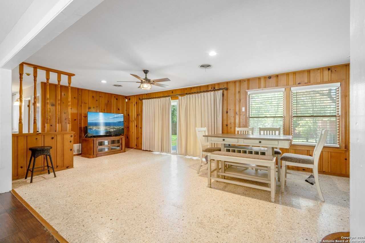 117 Danube Dr - Photo 7 of 28