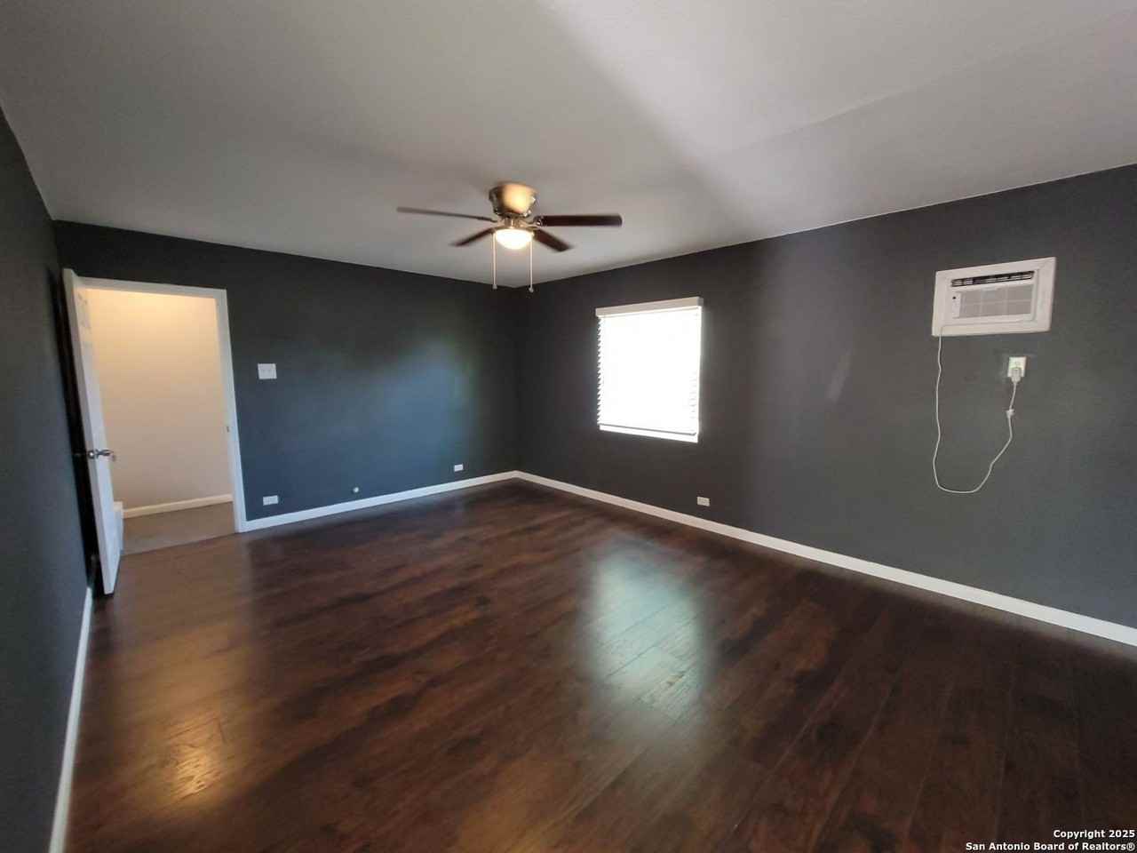 236 Senisa Drive - Photo 4 of 19