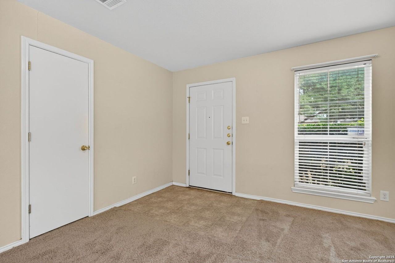 10514 Marigold Bay - Photo 5 of 30