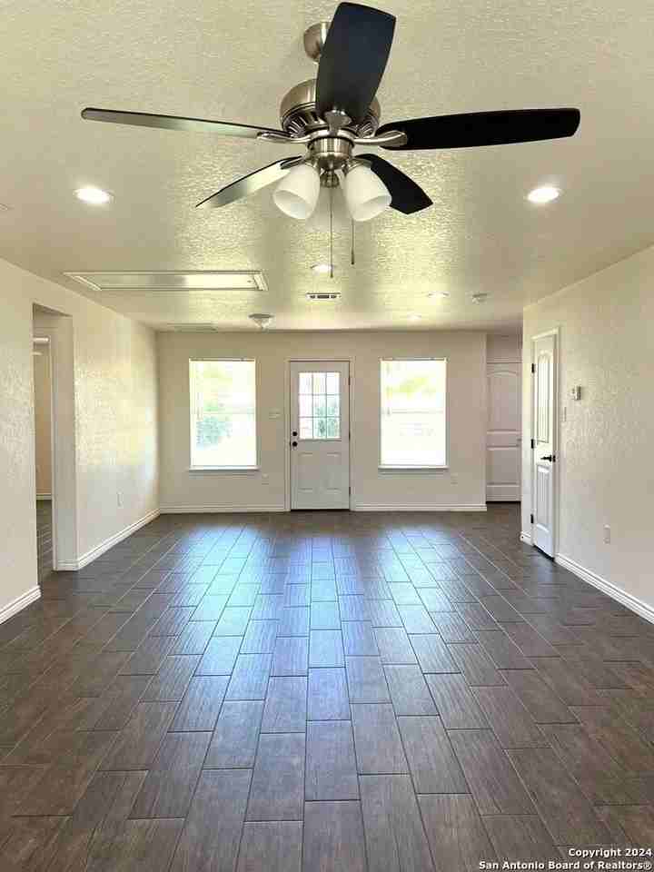 15118 Settlers Trail - Photo 2 of 15