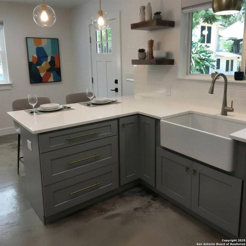 423 W Woodlawn Ave Apt 5 #5 - Photo 4 of 18