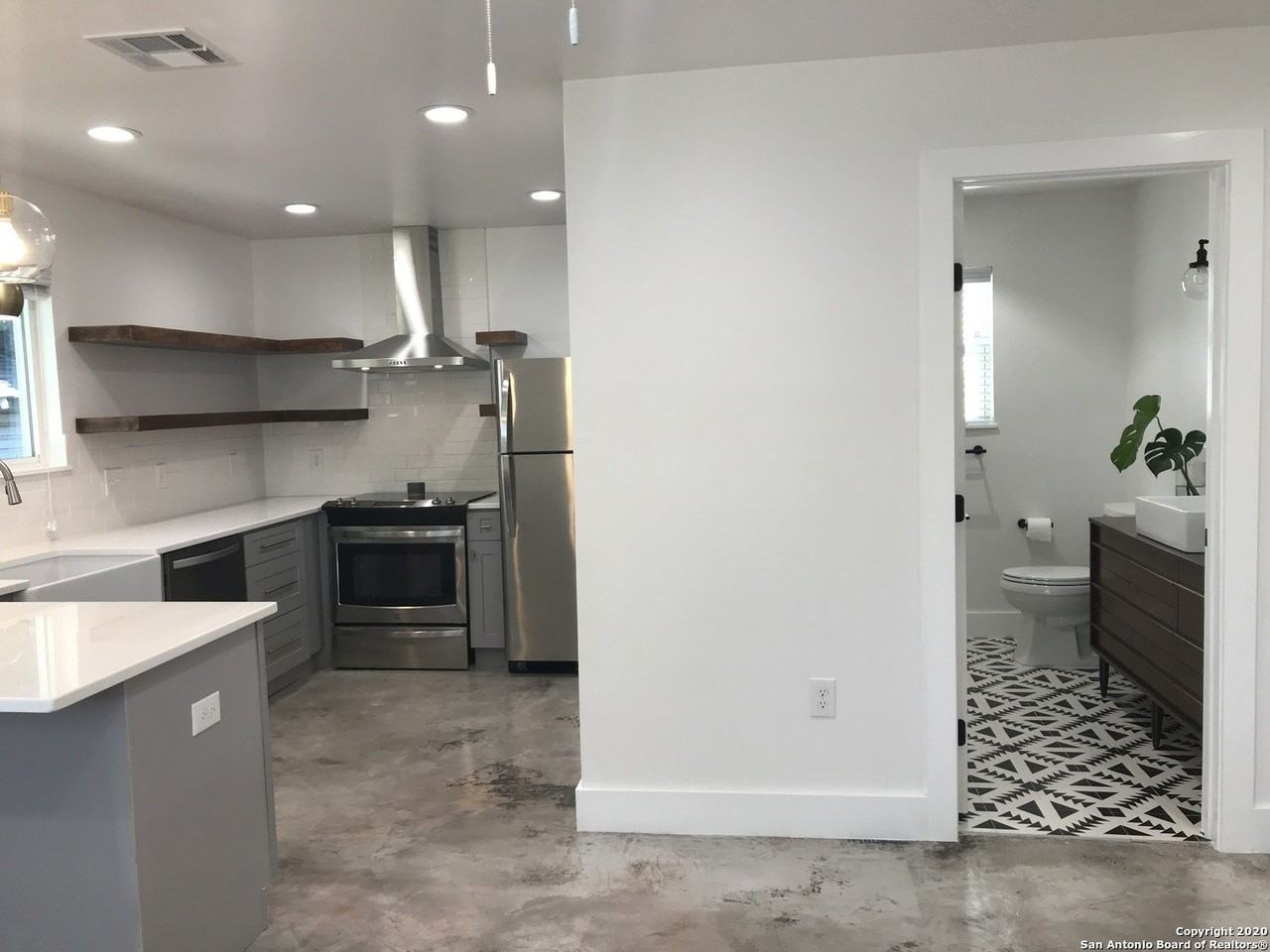 423 W Woodlawn Ave Apt 5 #5 - Photo 6 of 18