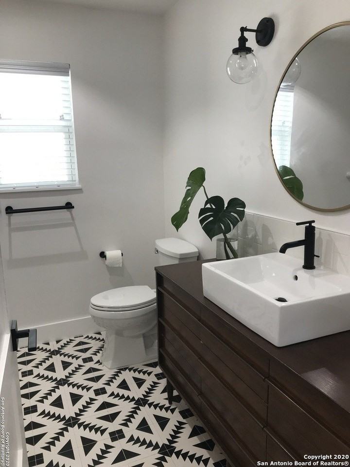 423 W Woodlawn Ave Apt 5 #5 - Photo 7 of 18