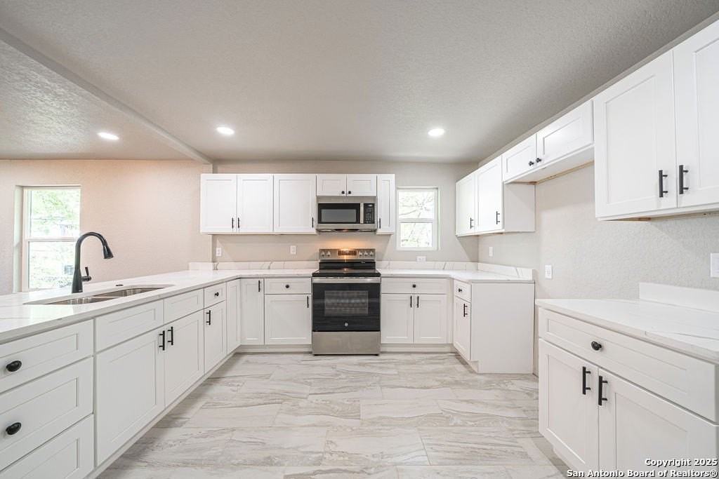 1118 Saint James - Photo 7 of 17