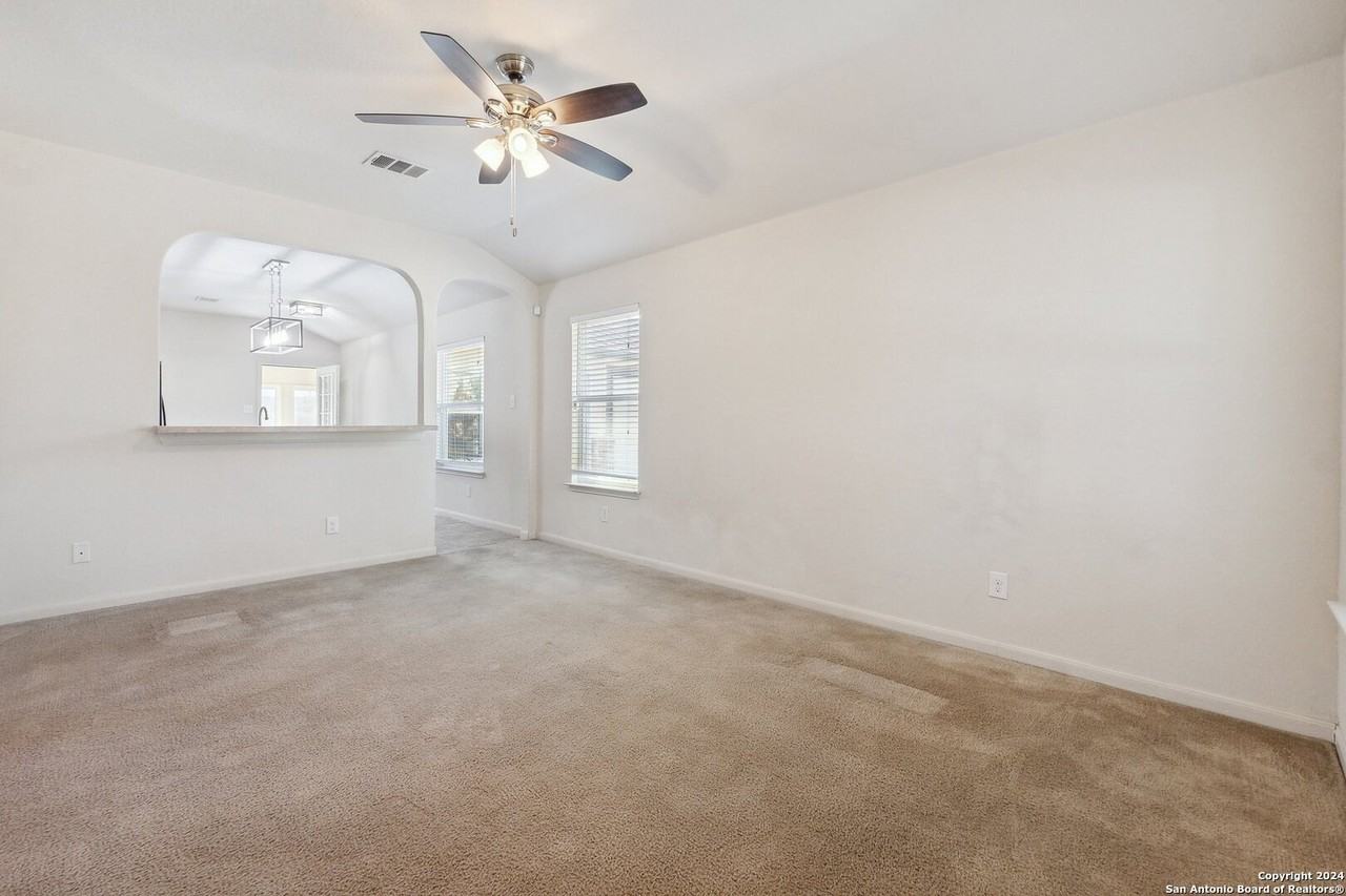 492 Magnolia Wind - Photo 2 of 14