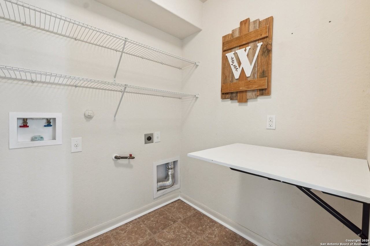 492 Magnolia Wind - Photo 4 of 14