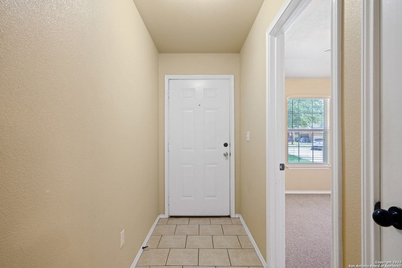 280 Rosalie Dr Unit B - Photo 5 of 26