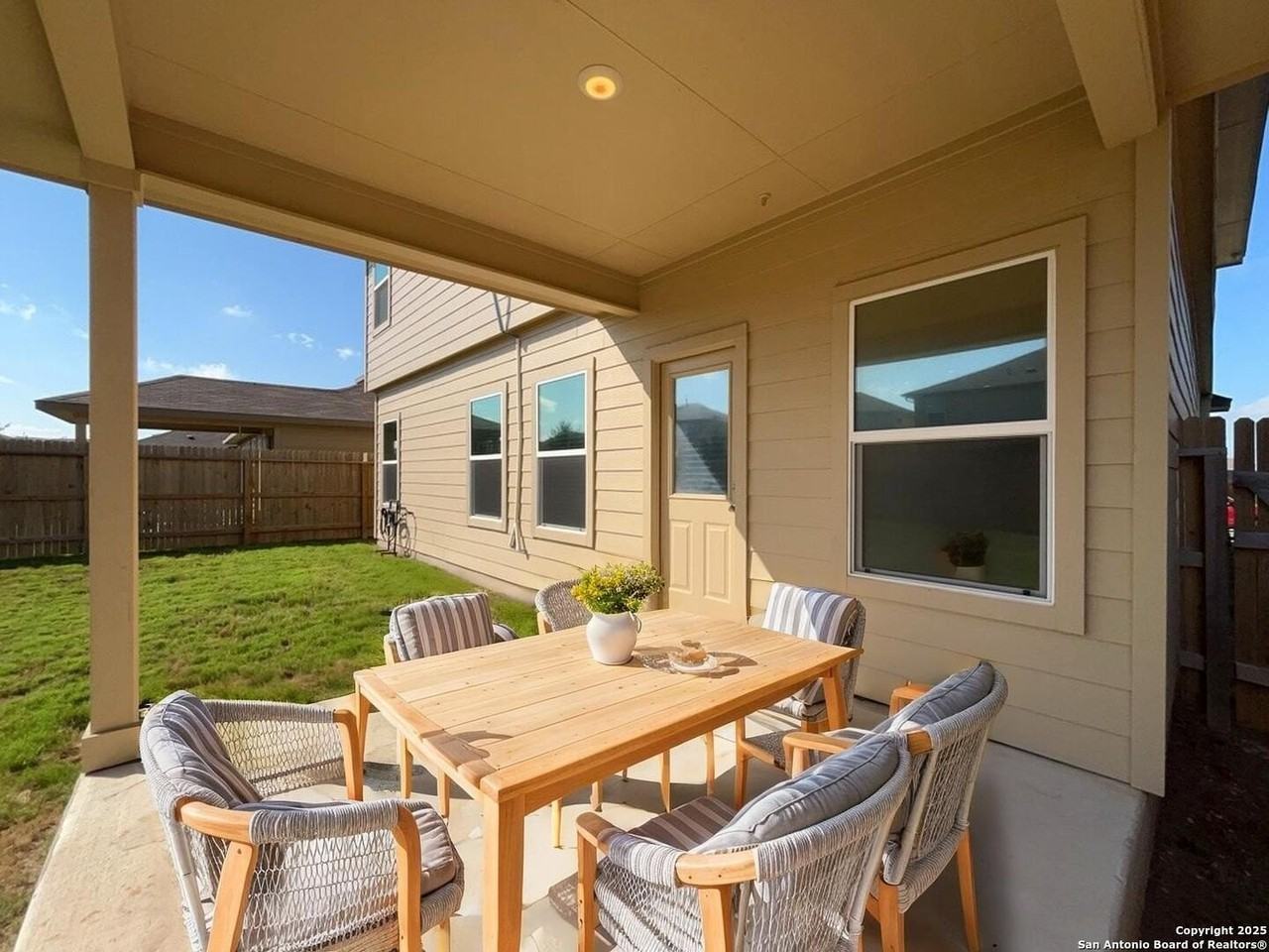 14047 Mudstone Street - Photo 5 of 50