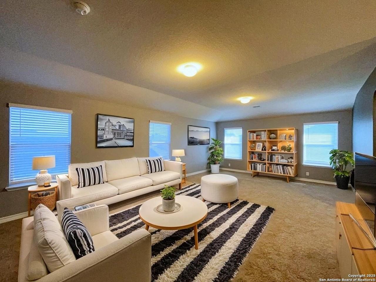 14047 Mudstone Street - Photo 6 of 50