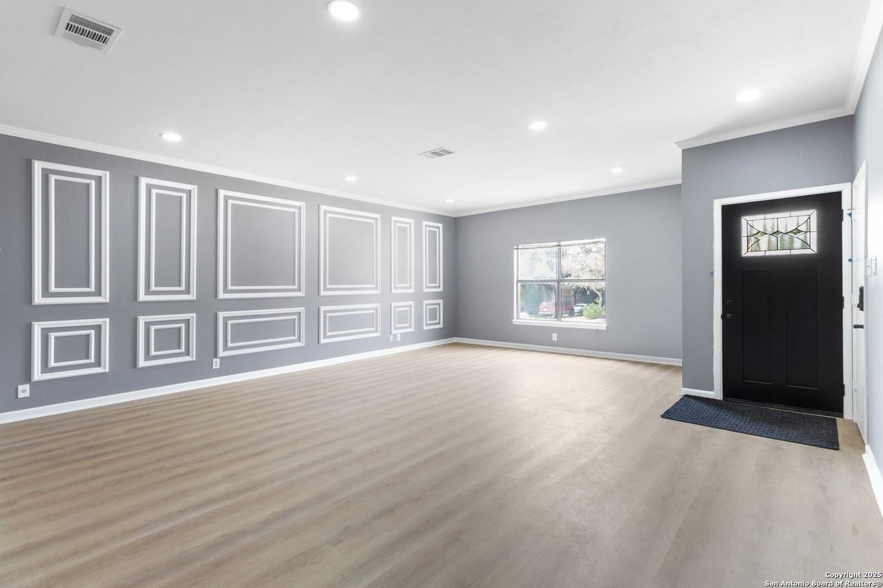 10222 Eagle Blf - Photo 3 of 24