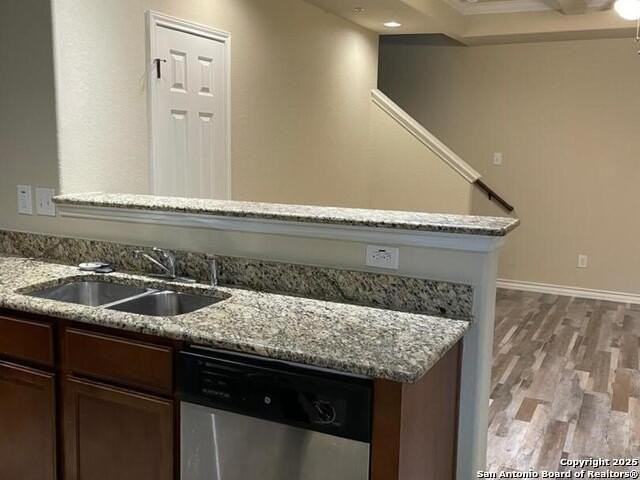 5011 Flipper Drive - Photo 4 of 8