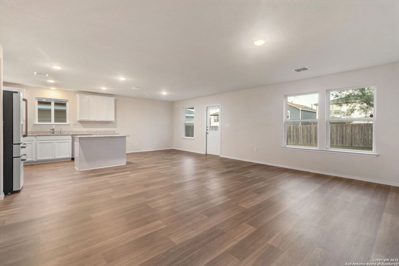 7328 Littlefoot Ln - Photo 3 of 20