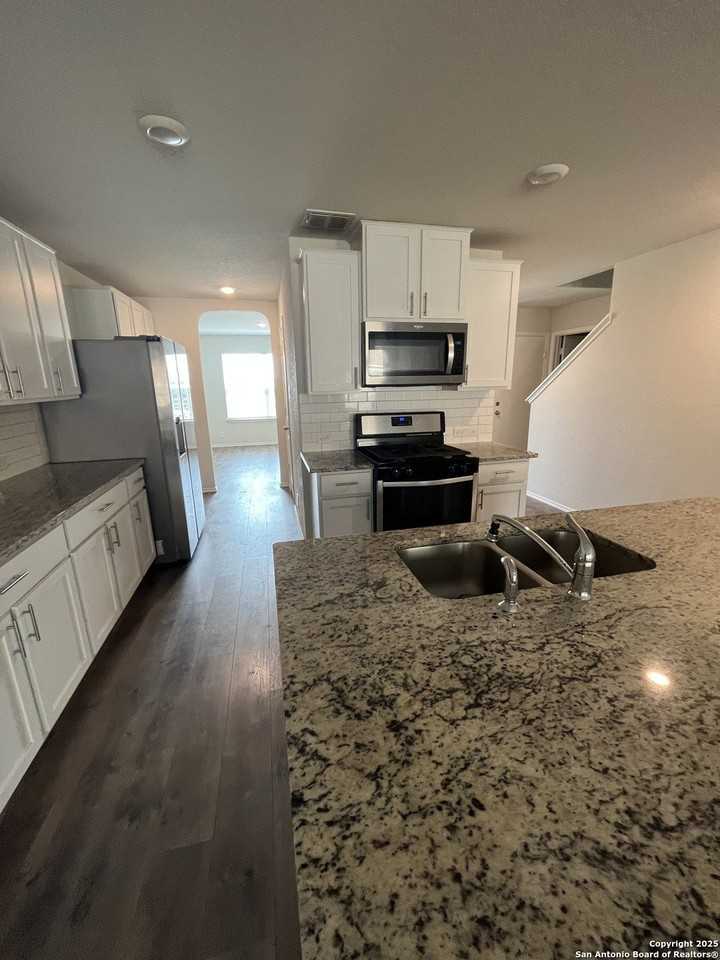 6218 Tadpole Blf - Photo 5 of 23