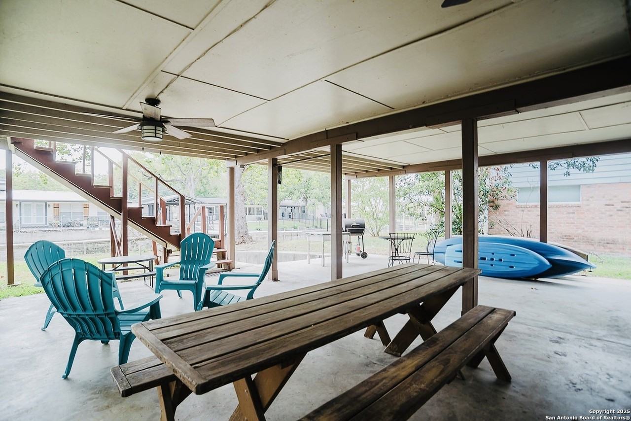 221 Spyglass Road - Photo 4 of 17