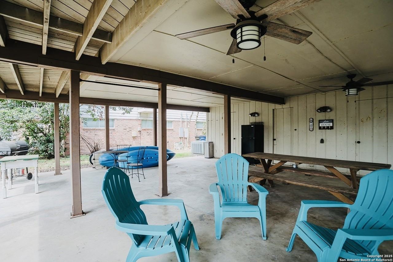 221 Spyglass Road - Photo 6 of 17