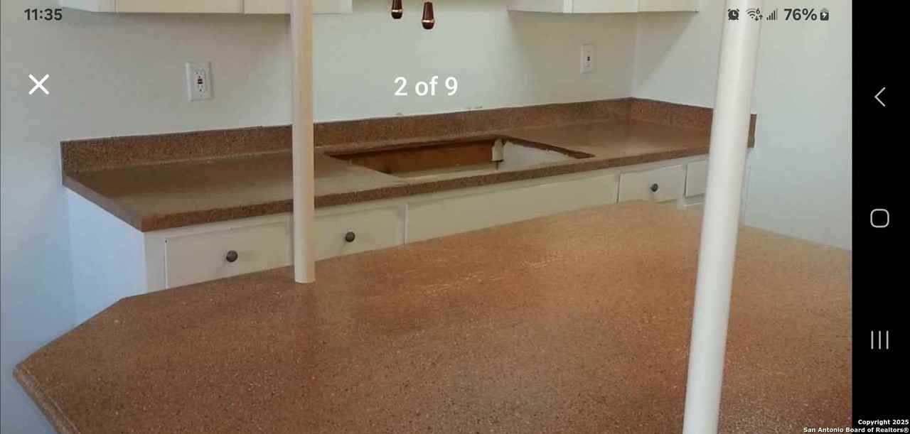 1455 Hillcrest Drive #8UPSTAIRS - Photo 2 of 9