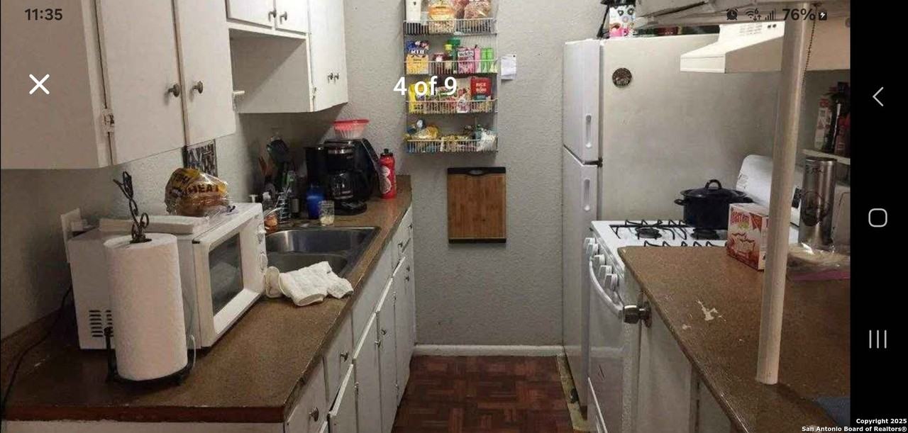 1455 Hillcrest Drive #8UPSTAIRS - Photo 5 of 9