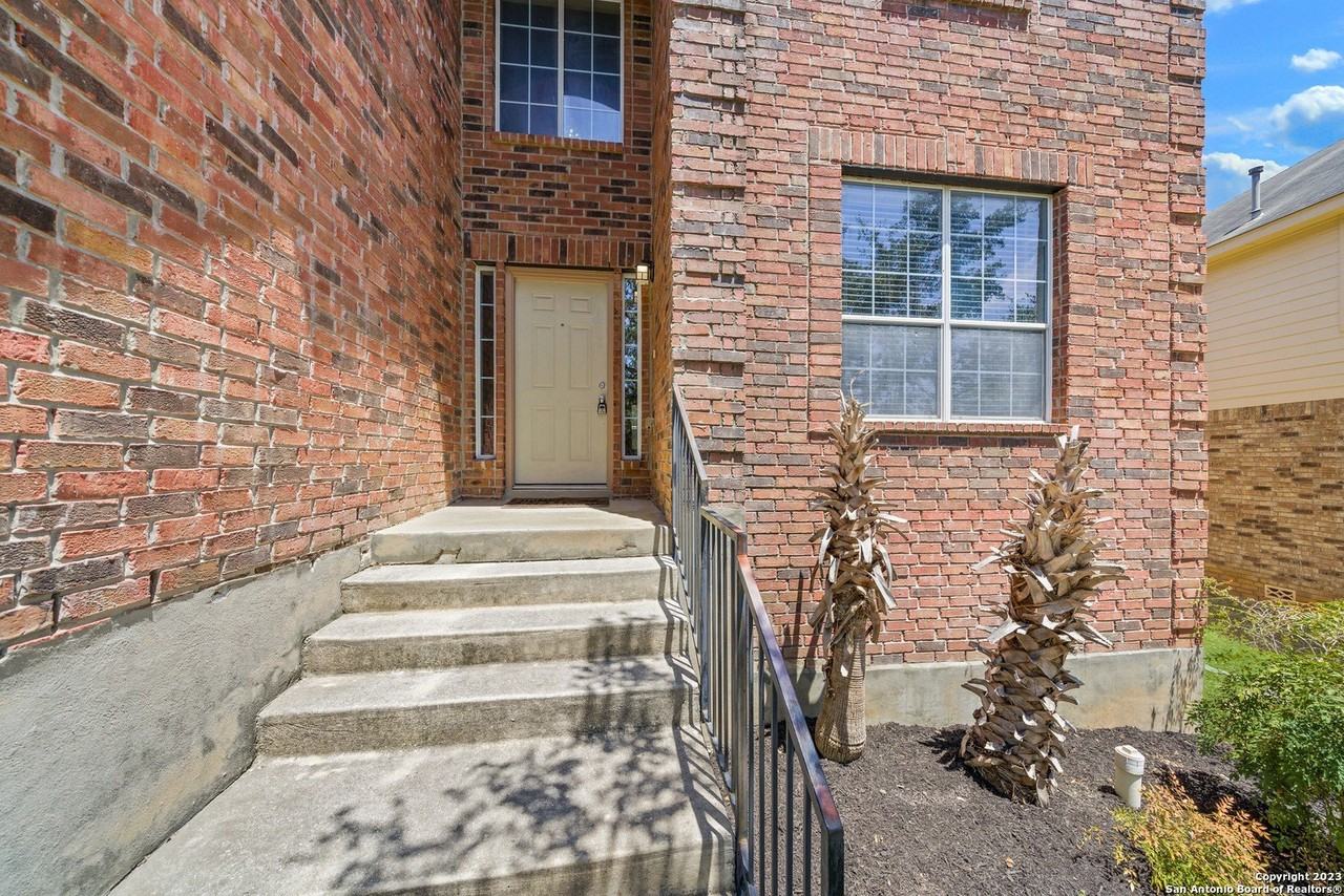 20418 Cliff Park Lane - Photo 4 of 37