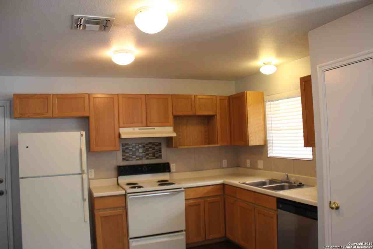 12231 Maverick Bluff St - Photo 4 of 19