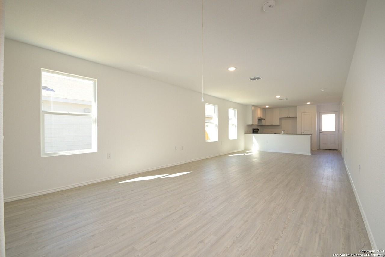 3919 Poteet Place - Photo 4 of 17