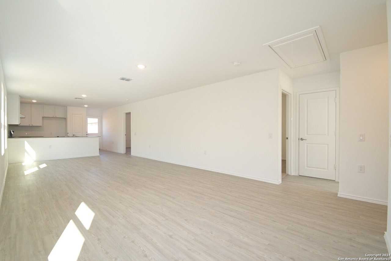 3919 Poteet Place - Photo 5 of 17