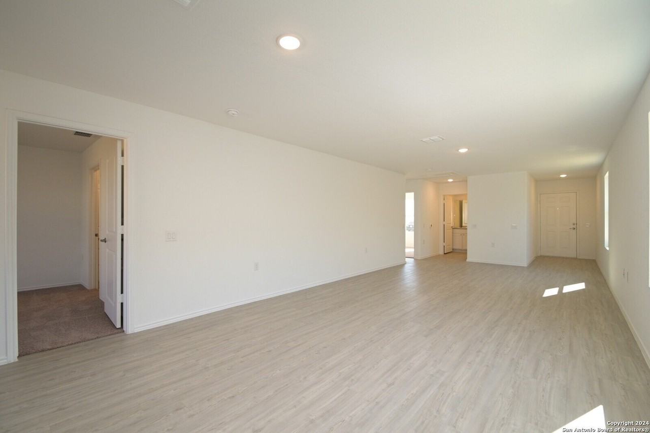 3919 Poteet Place - Photo 6 of 17