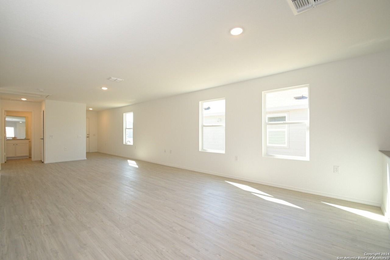 3919 Poteet Place - Photo 7 of 17