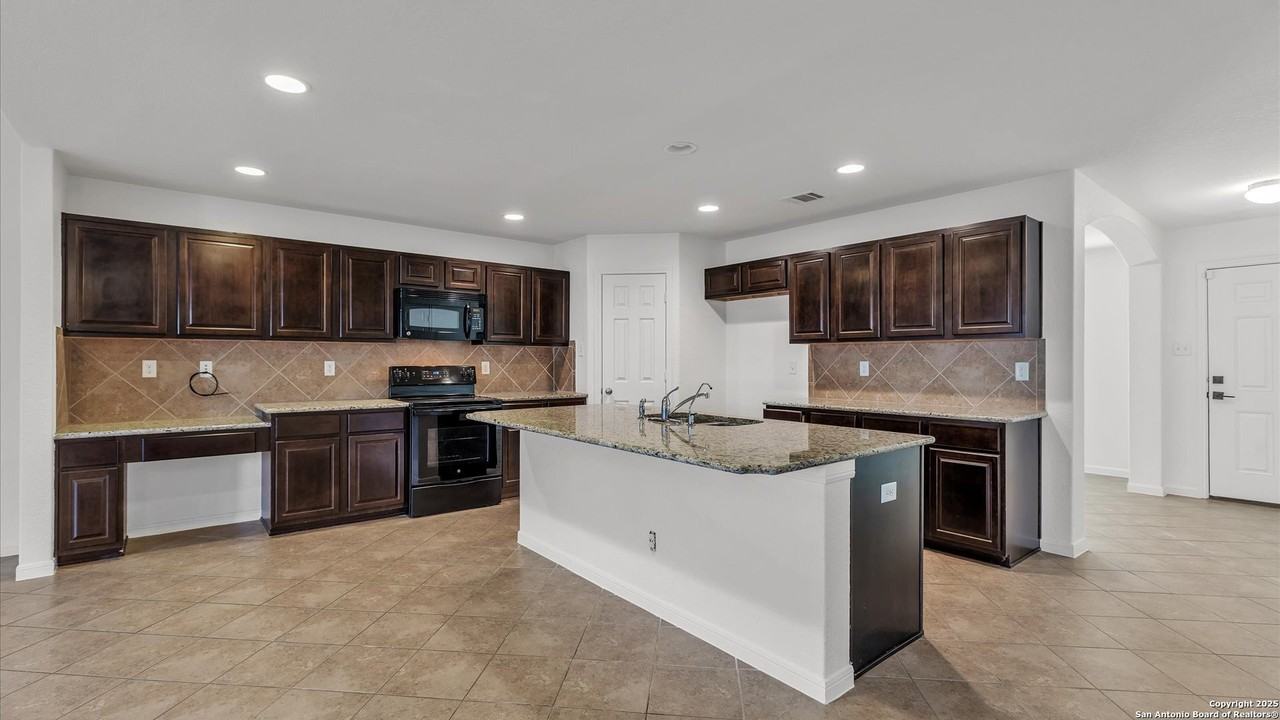 4006 Shervin Way - Photo 2 of 24