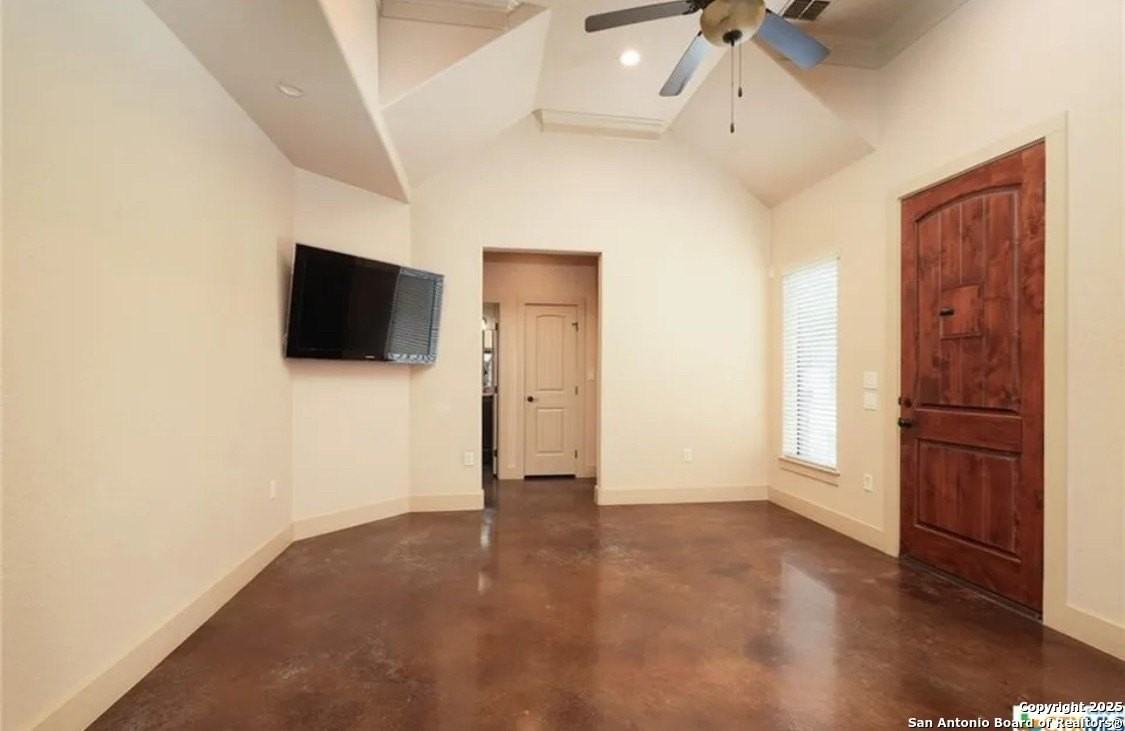 1752 Gruene Vineyard Xing - Photo 5 of 37