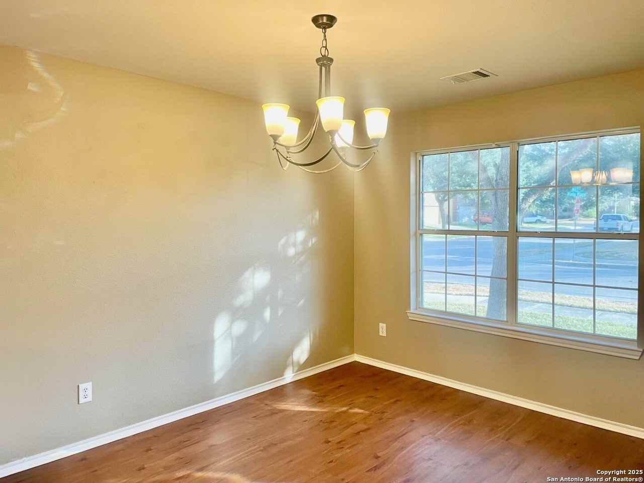 145 Pinto Pl - Photo 4 of 29