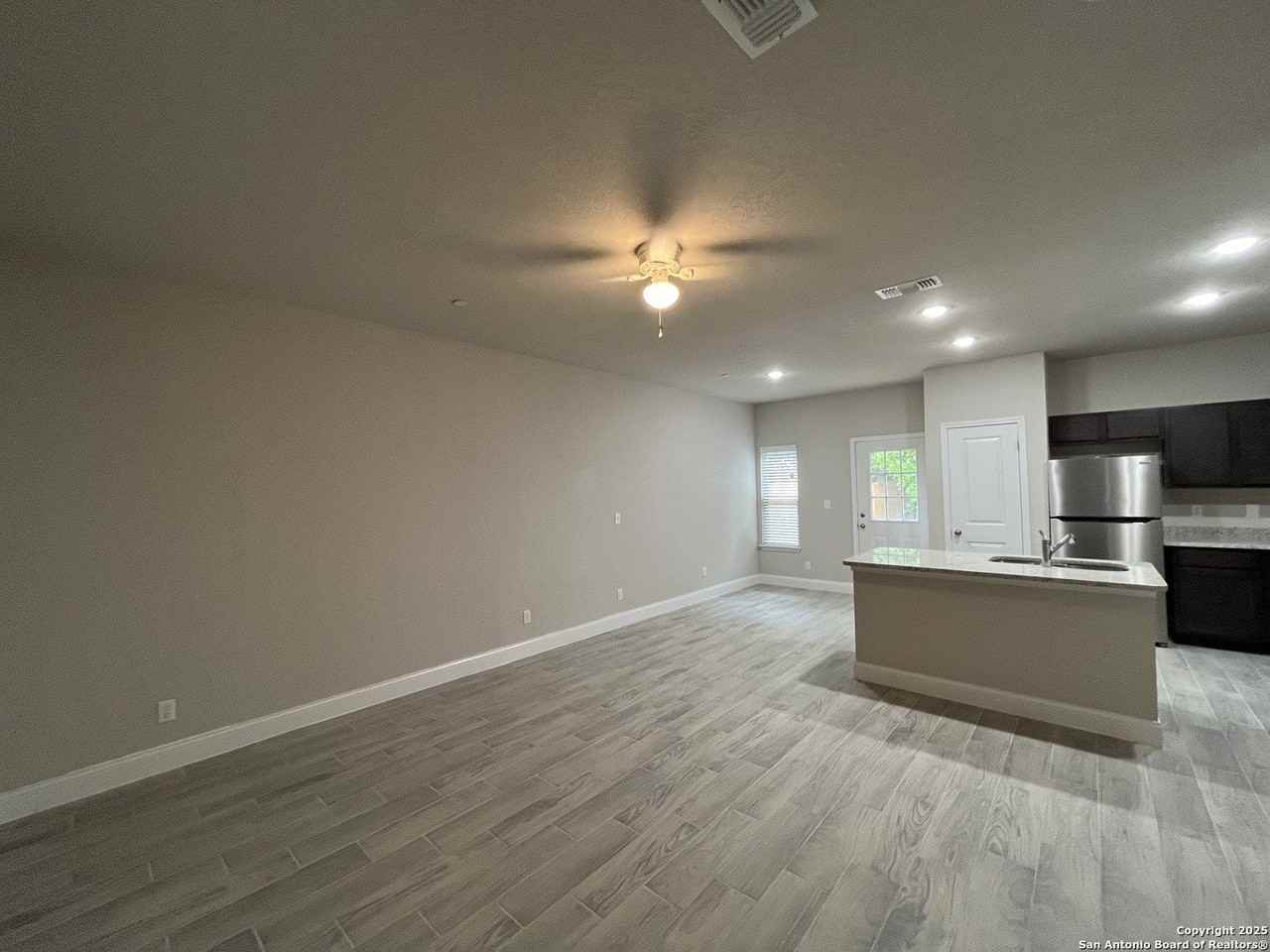 7409 Savannah Brks - Photo 2 of 27