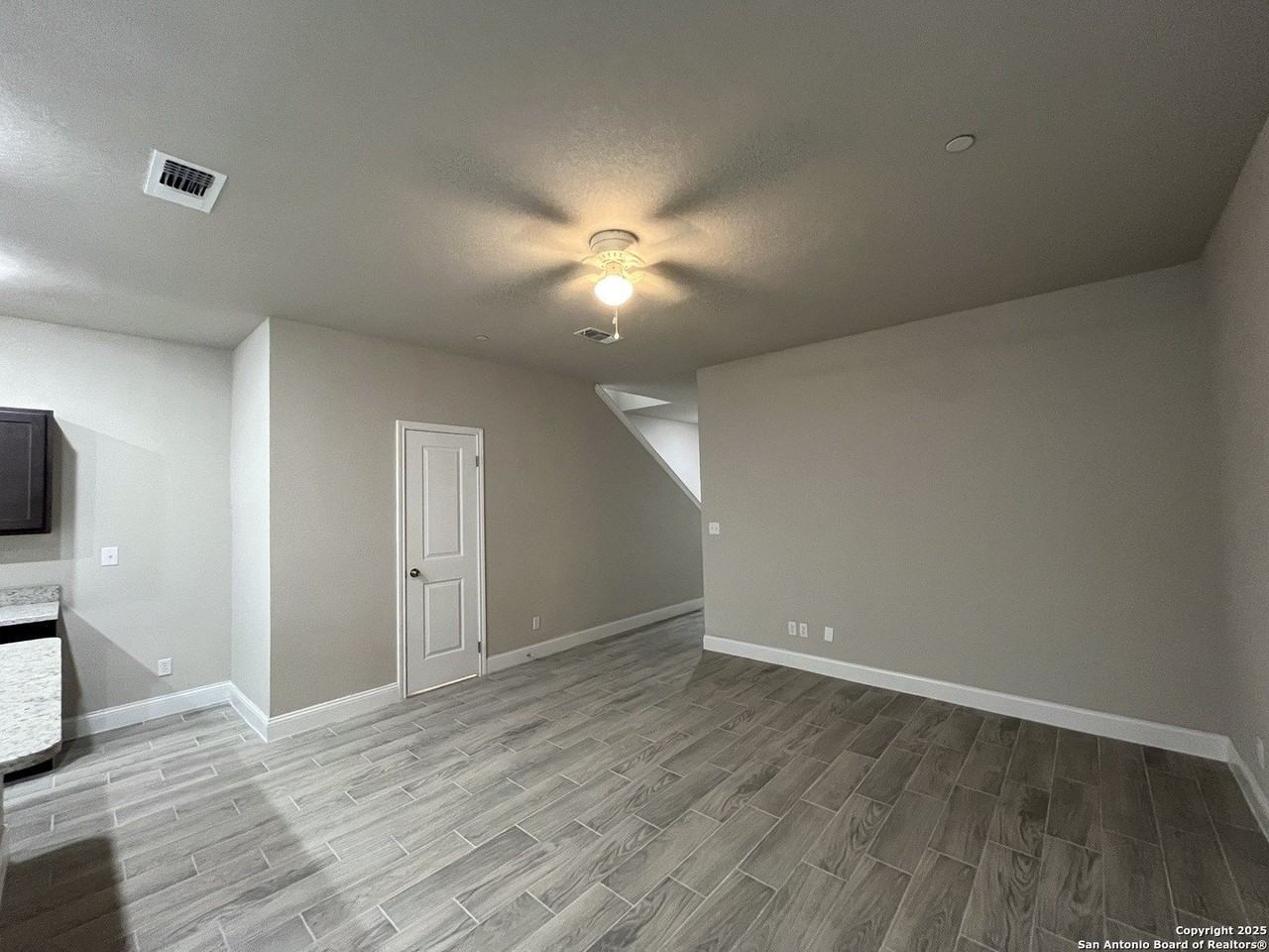 7409 Savannah Brks - Photo 4 of 27