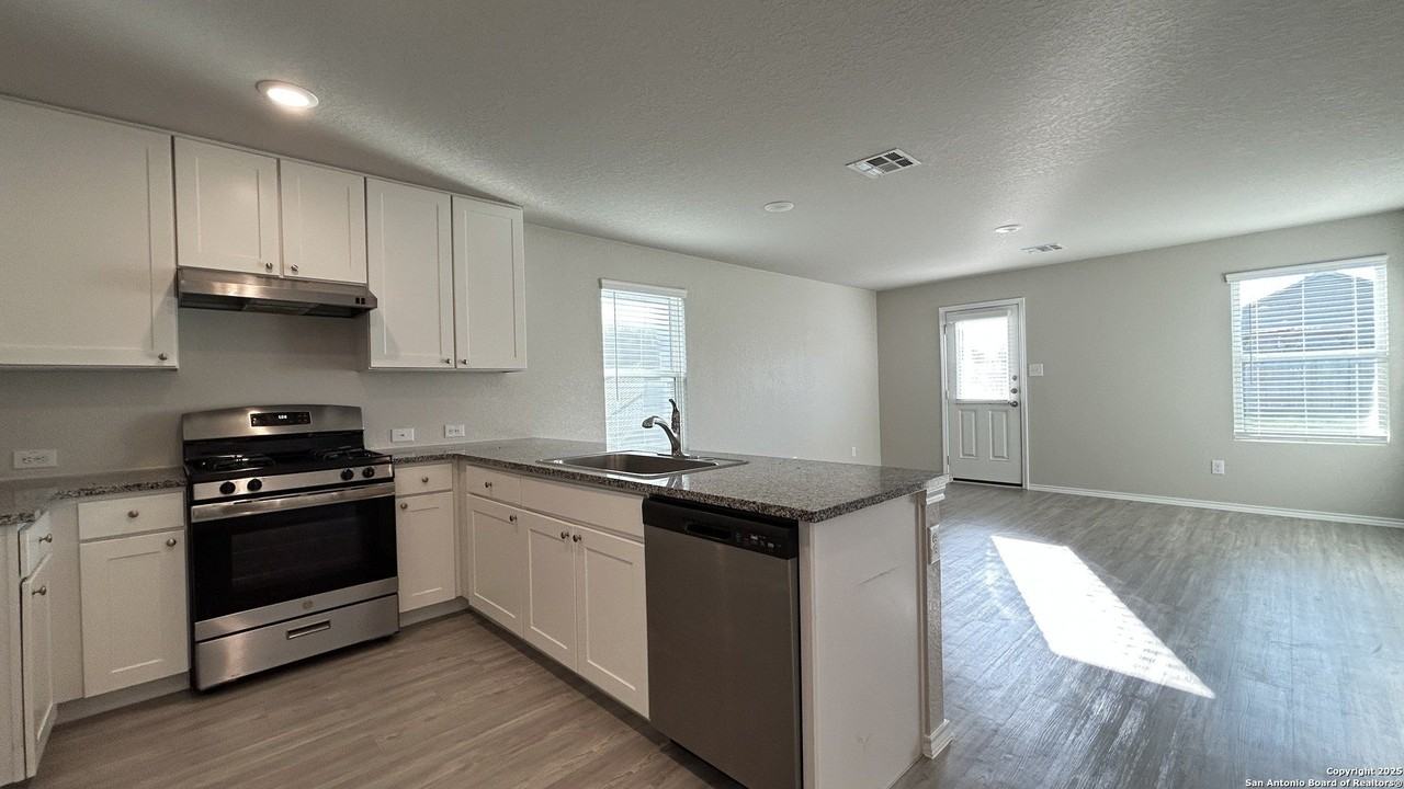 9711 Mill Dam - Photo 5 of 20