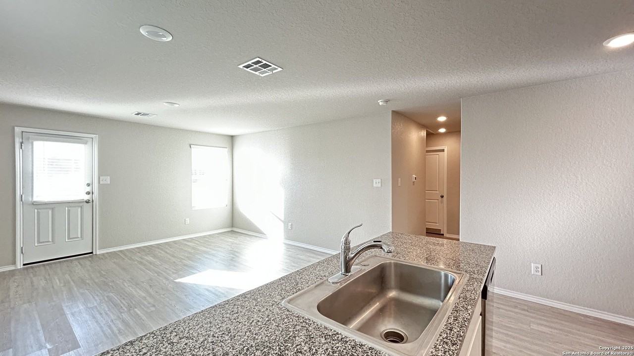 9711 Mill Dam - Photo 6 of 20