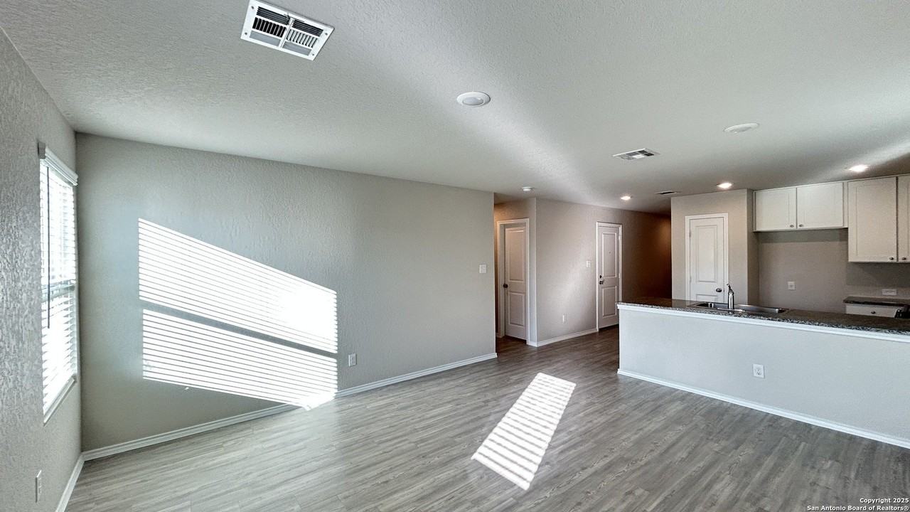 9711 Mill Dam - Photo 7 of 20