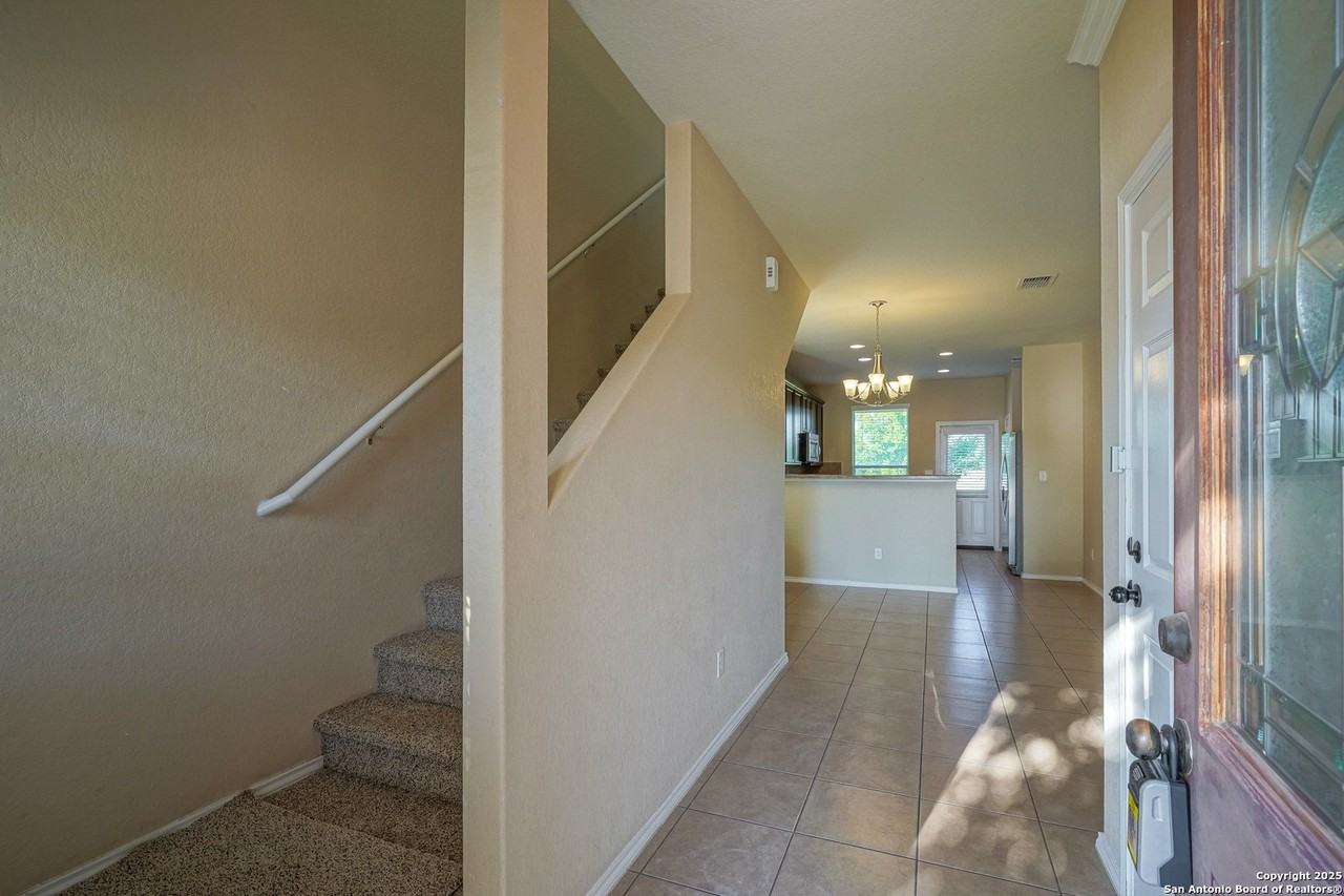 3726 Coyote Crk - Photo 4 of 28