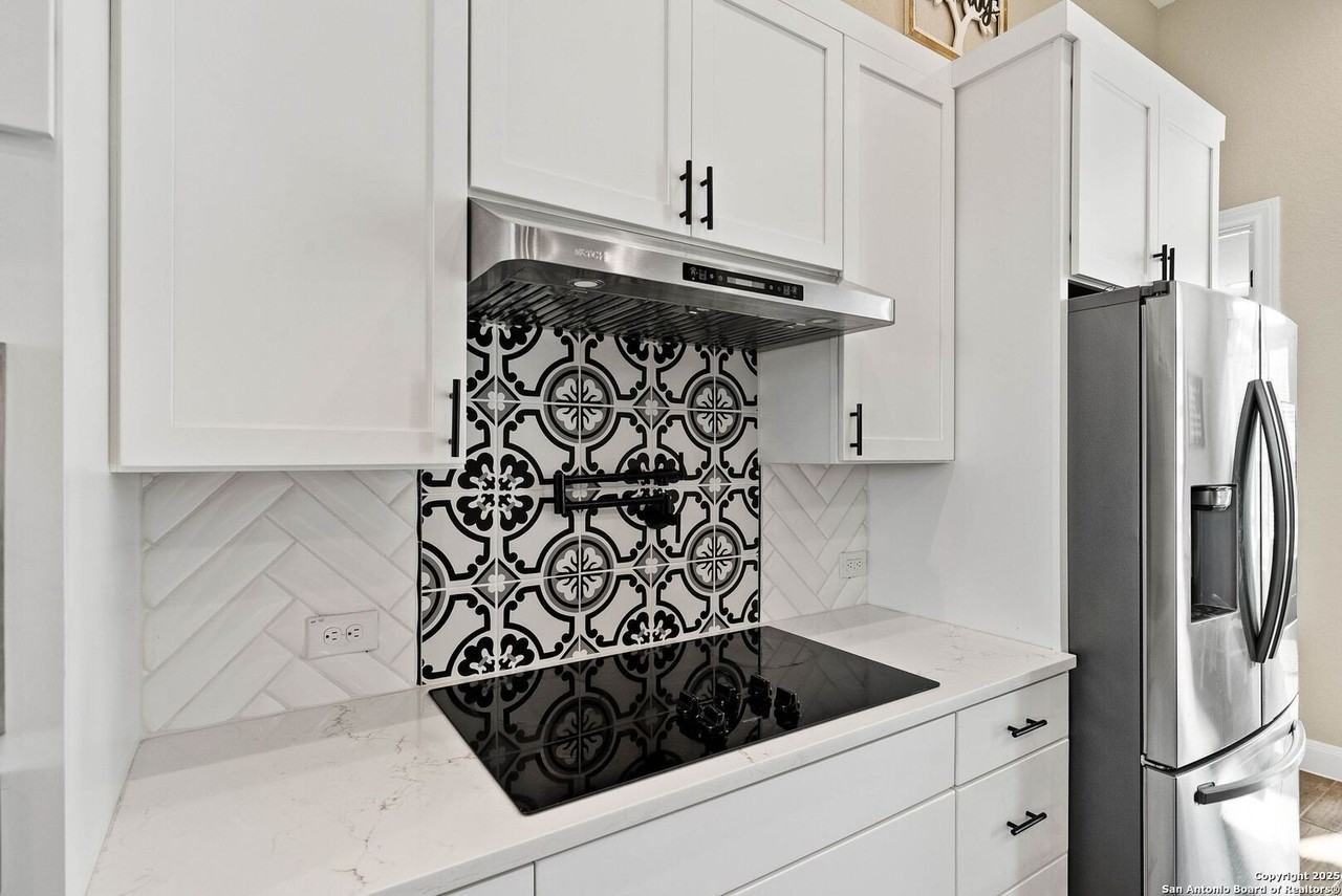 132 Ash Pkwy - Photo 5 of 50