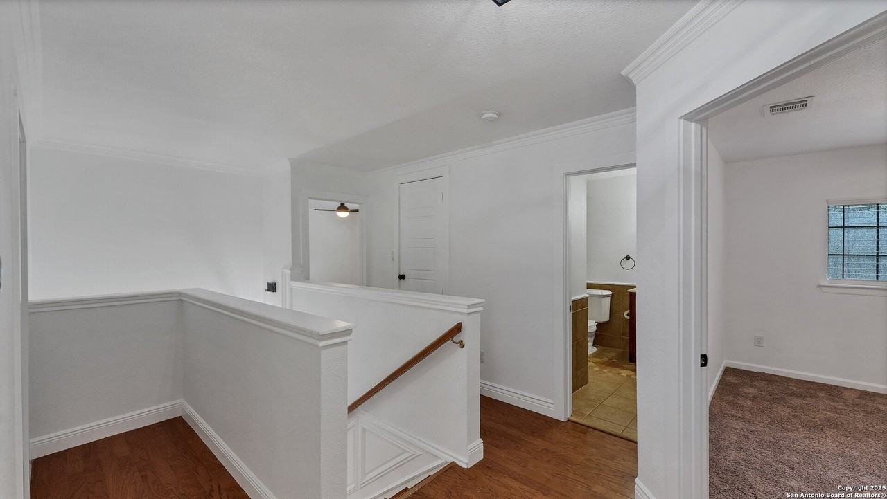 1635 Gruene Cove - Photo 6 of 17