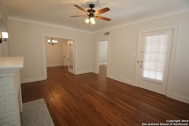 131 E Ridgewood Ct - Photo 5 of 25