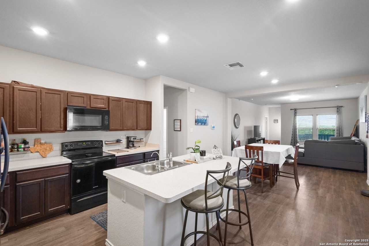 5418 Cicada Cir - Photo 4 of 19