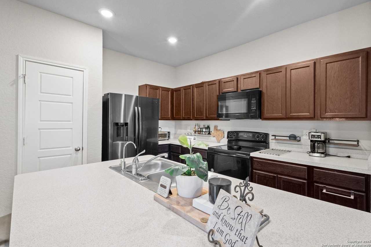 5418 Cicada Cir - Photo 6 of 19