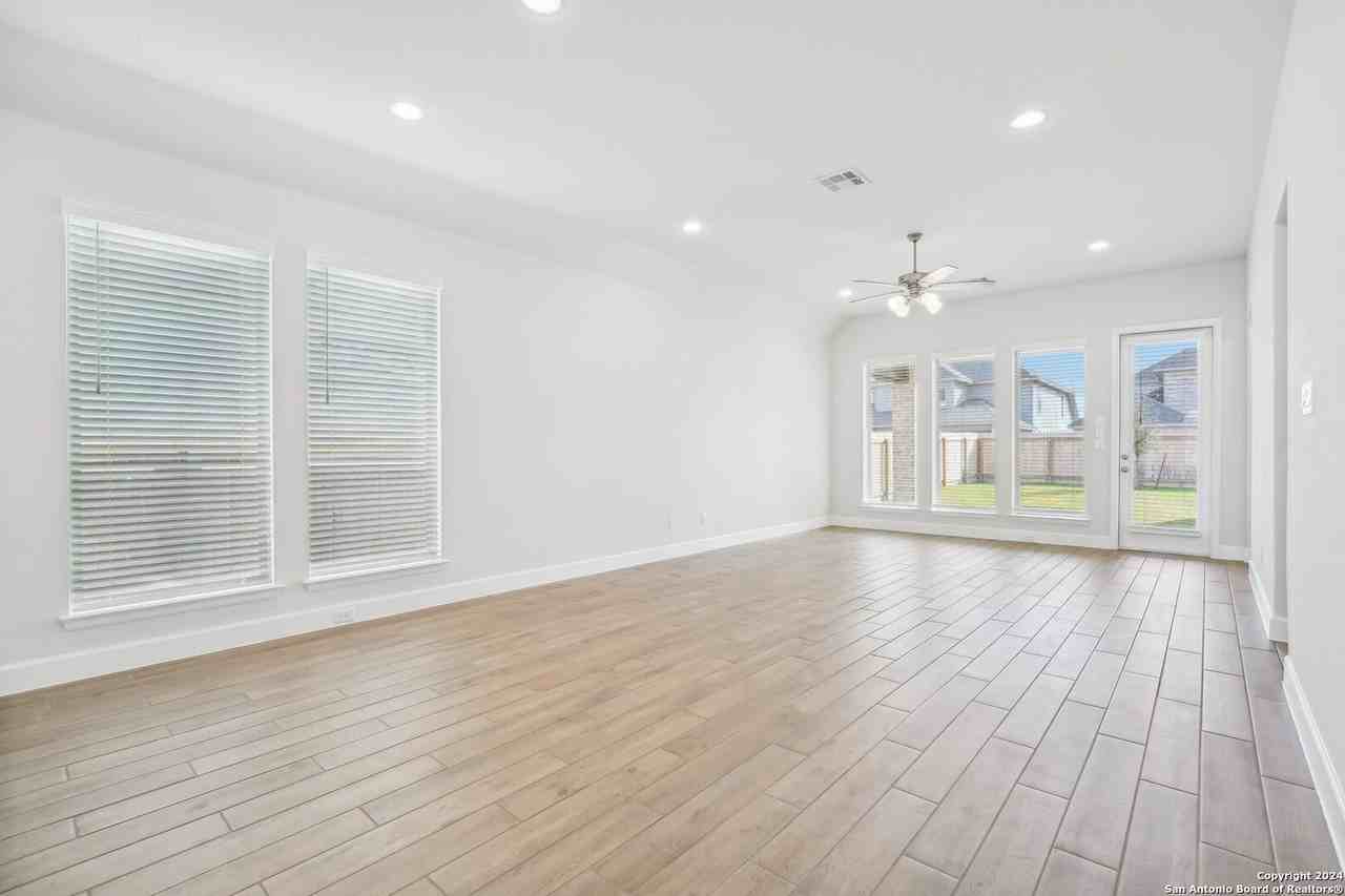 9934 Monstenco Trl - Photo 6 of 44