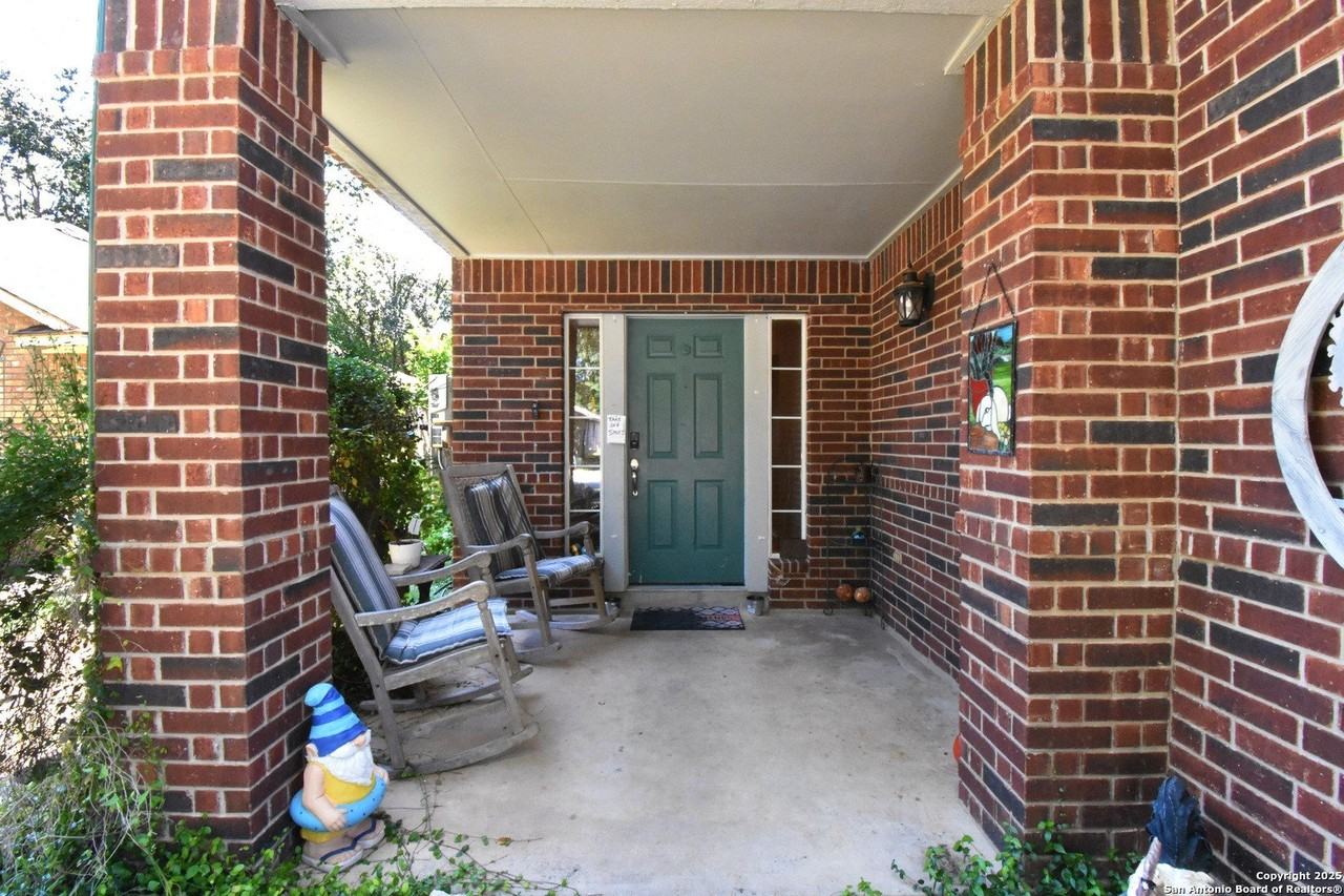 222 Tapwood Ln - Photo 4 of 42