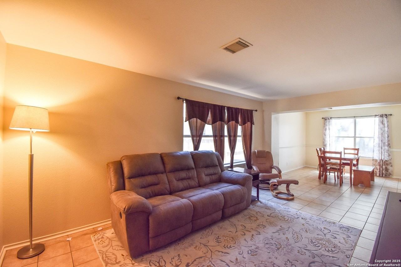 222 Tapwood Ln - Photo 6 of 42