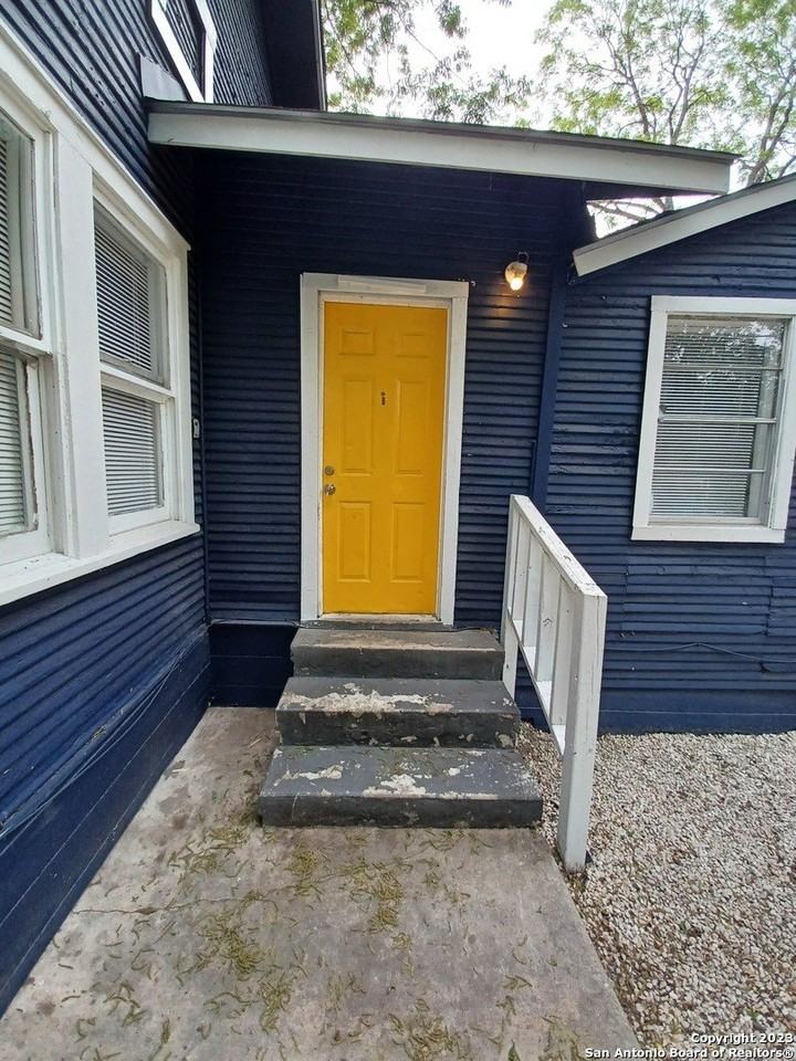 1515 Montana St Unit B #B - Photo 2 of 13