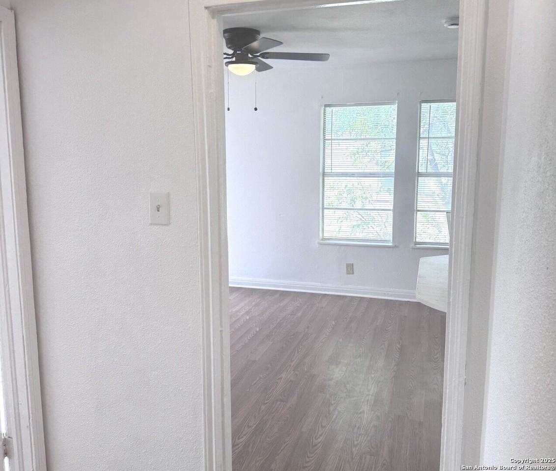 521 Walton Avenue - Photo 7 of 13