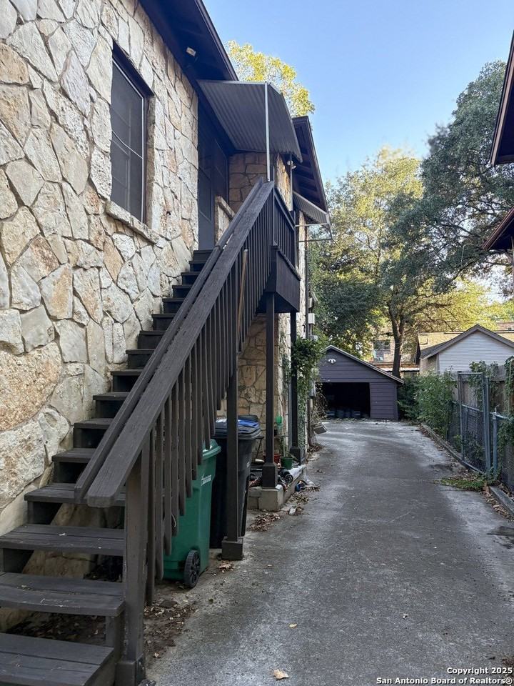 210 East Lullwood Avenue #208 - Photo 4 of 23