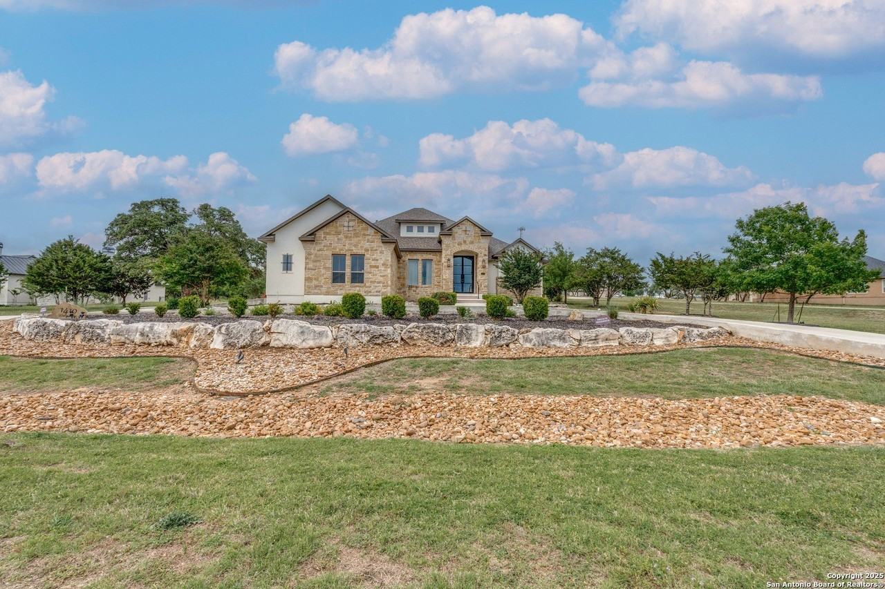 1410 Burgundy - Photo 3 of 44